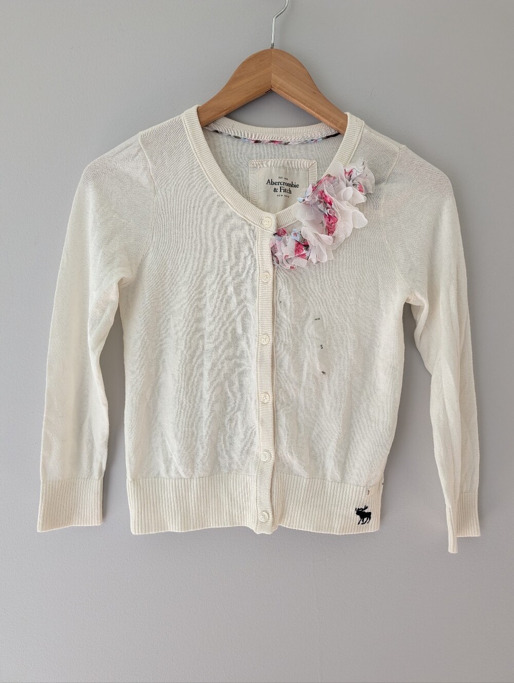 NWT Abercrombie & Fitch Floral Applique Cardigan Sweater S Ivory Y2K